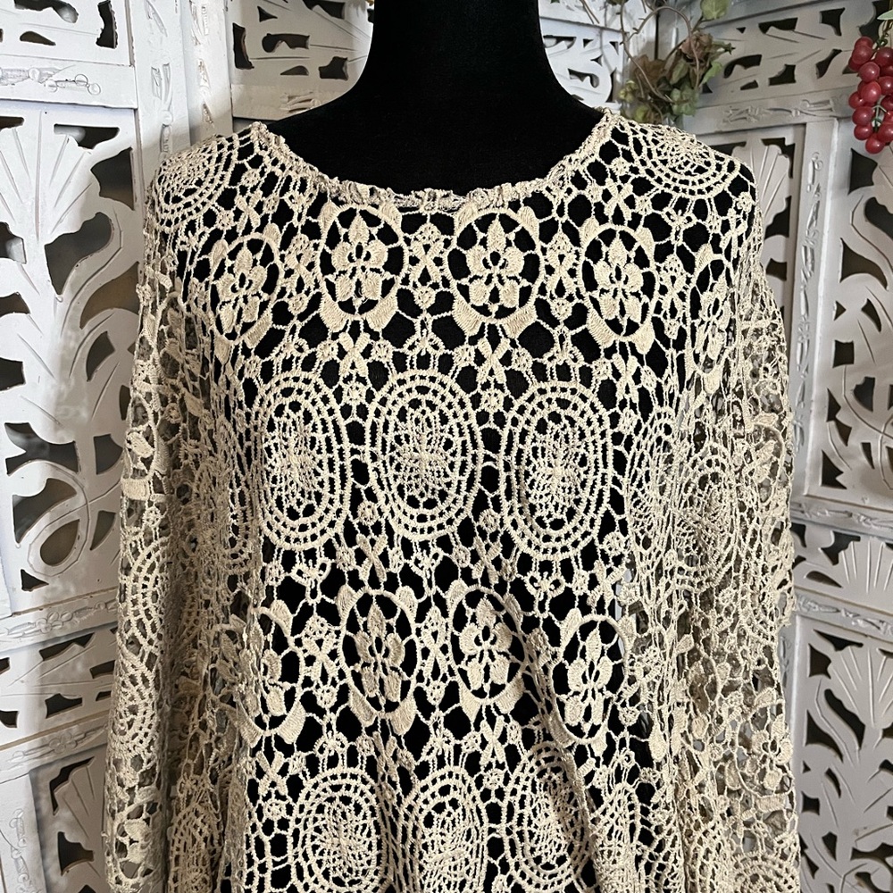 CATO CREATIVE TAN CROTCHET CIRCULAR & FLORAL DETAIL WITH FRINGE LIGHT PONCHO TOP - Picture 2 of 10